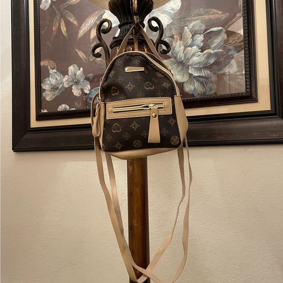 B. yang Please check all picture of condition. - Picture 5 of 13